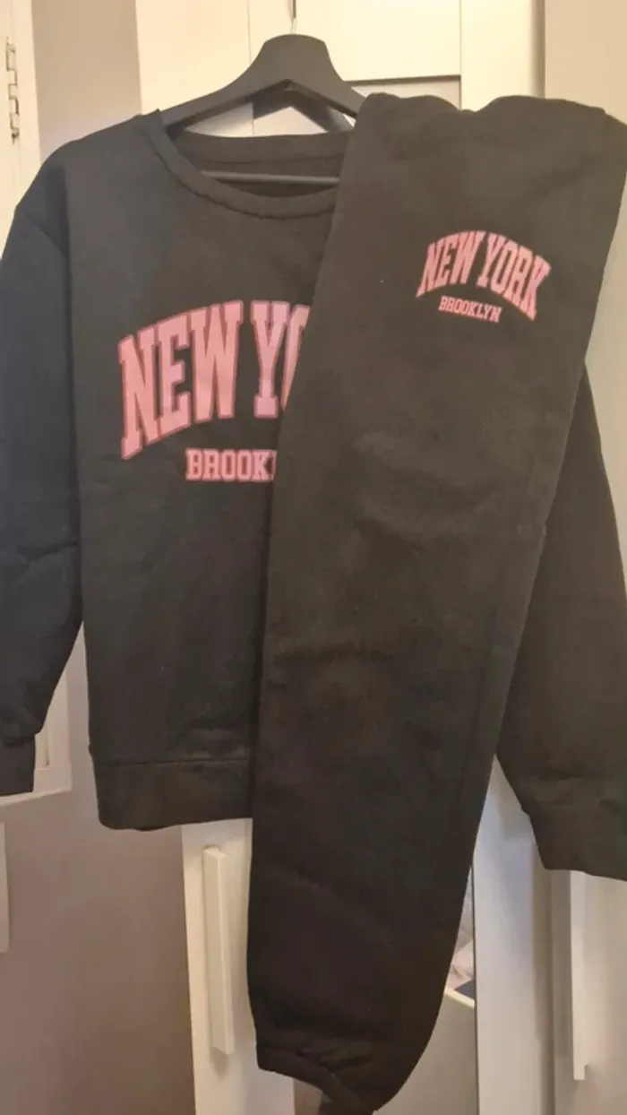 Jogging New York noir et rose Shein T S neuf - photo numéro 2