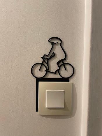 Décoration interrupteur - La Linea fait du vélo