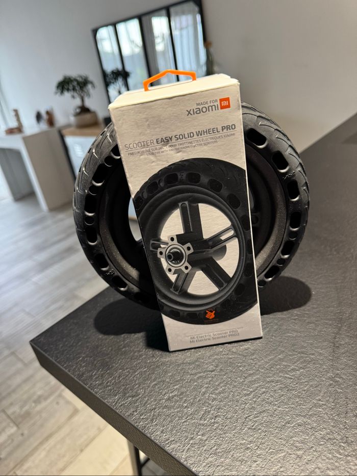 [NEUF] Pneu sur jante Easy Solid Wheel Pro pour trottinettes électriques Xiaomi