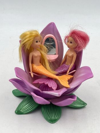 Maison fleur + 2 figurines sirènes articulés