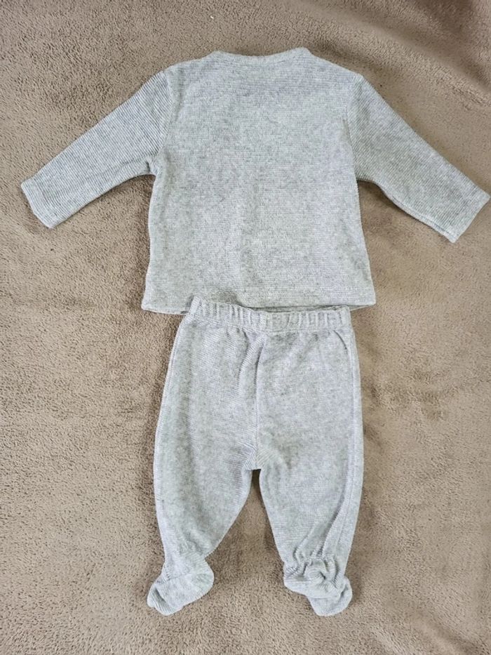 Pyjama 3 mois - photo numéro 2