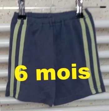 Short  bleu marine vert anis  Taille  6 mois