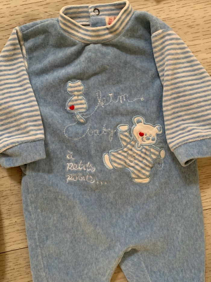 Lot vêtements 1 mois - photo numéro 4