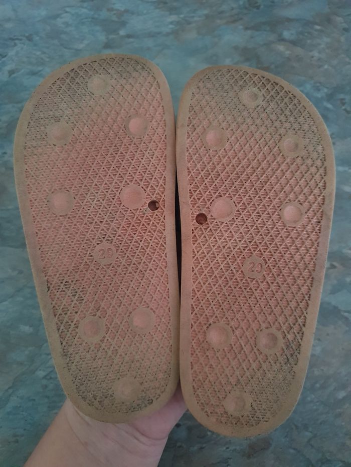 Sandales / nu pieds taille 29 - photo numéro 4