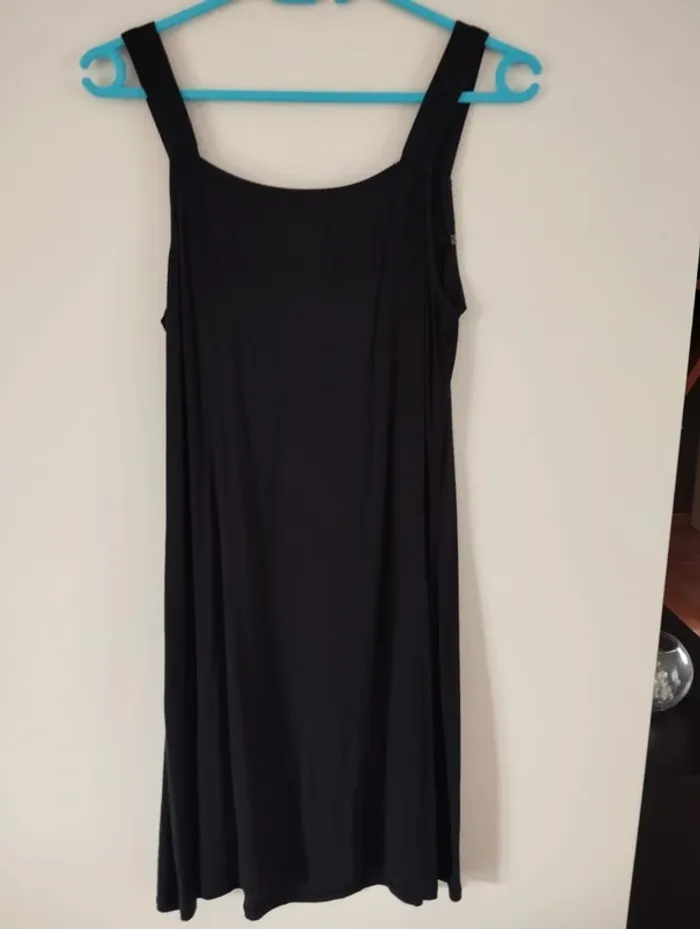 Robe noire - photo numéro 3