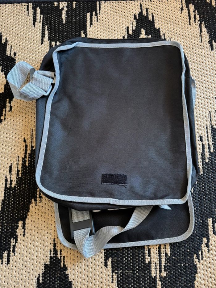 Sac à bandoulière Tomb Raider - photo numéro 3