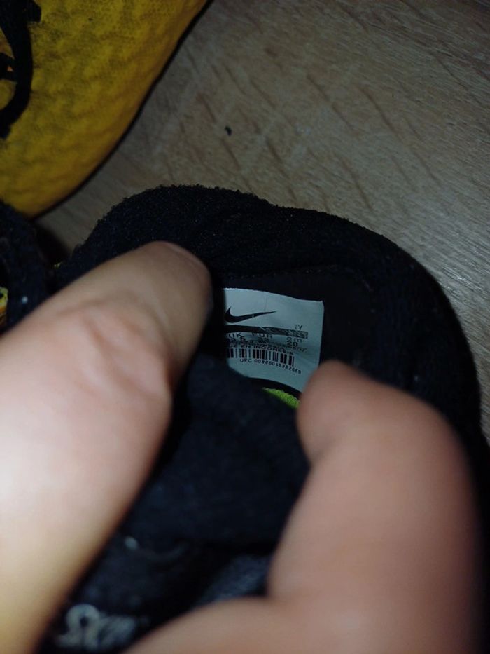 Chaussures de foot 32 nike - photo numéro 6