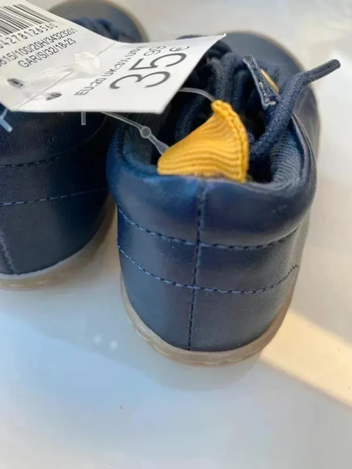 Chaussures montantes en cuir à lacets pointure 20 Obaibi Neuves val 35,9 - photo numéro 2