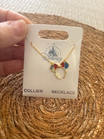 Magnifique collier Minnie 