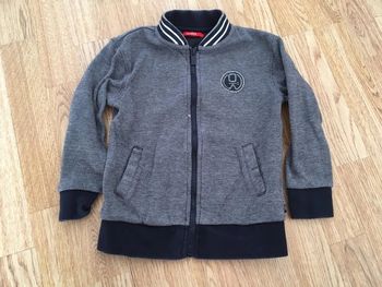 Gilet garçon OKAIDI taille 110 (5ans).