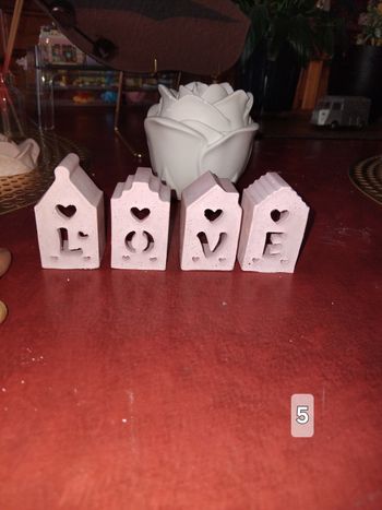 Petite maison LOVE en plâtre