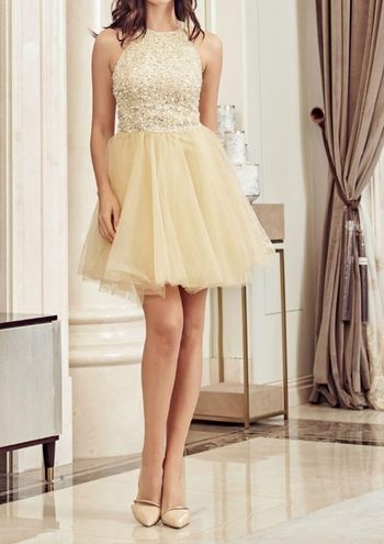 robe de soirée courte beige col américain buste avec sequins taille 40