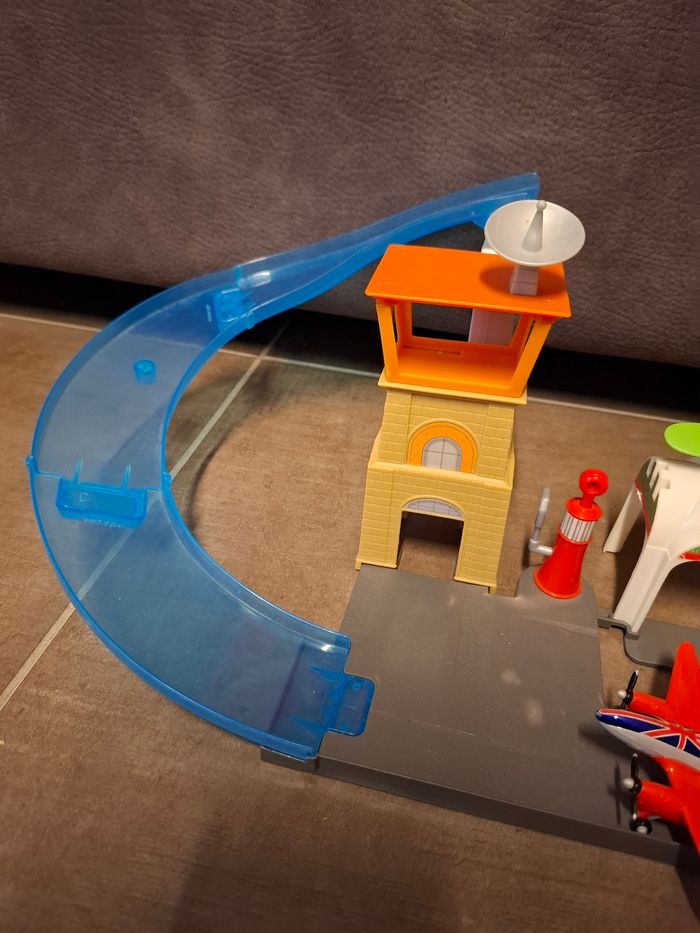 Aéroport Cars Disney - photo numéro 4