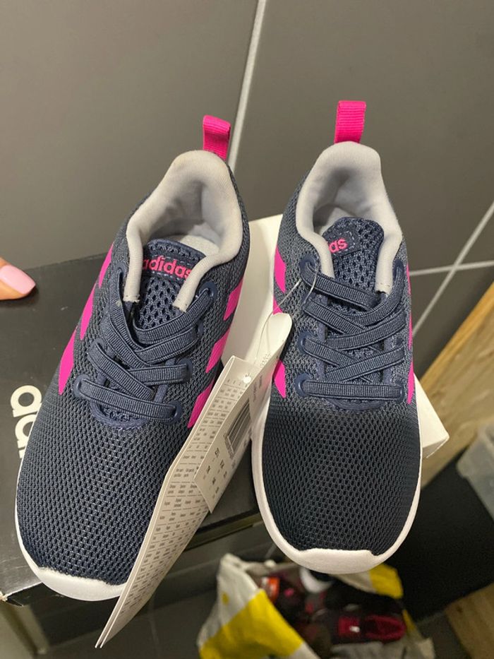 Basket adidas taille 23,5 neuve - photo numéro 3