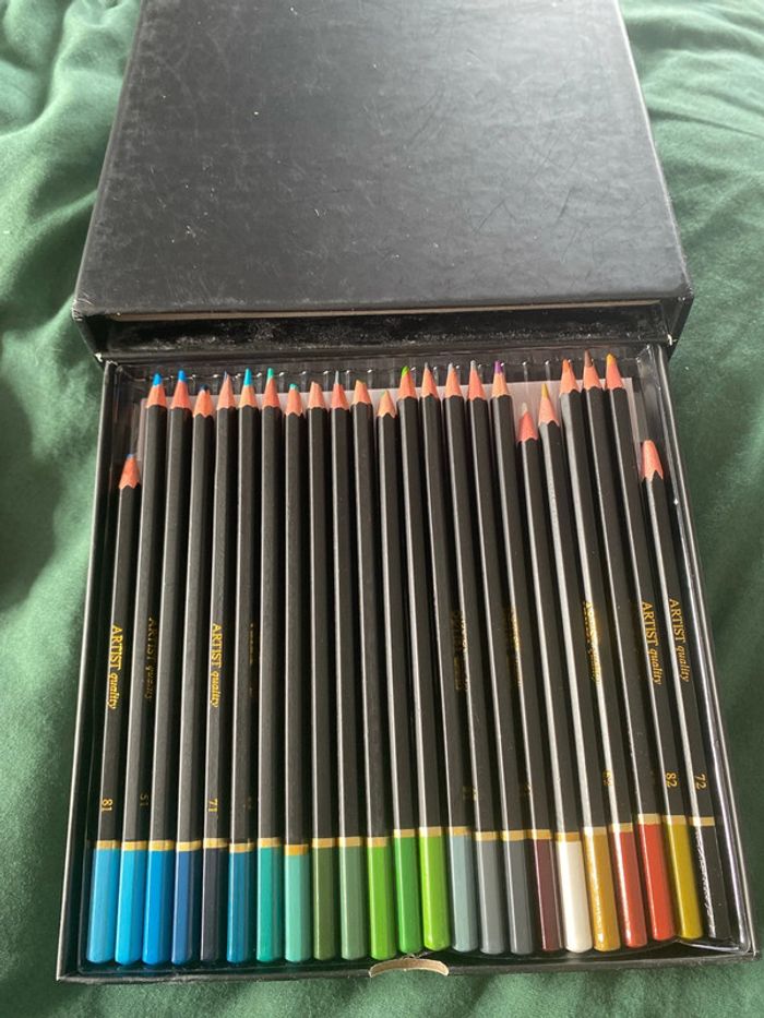 Boîte crayons de couleurs - photo numéro 2