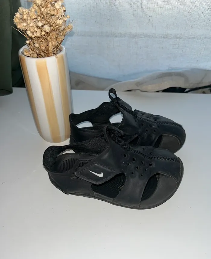 Sandale Nike sunray taille 22