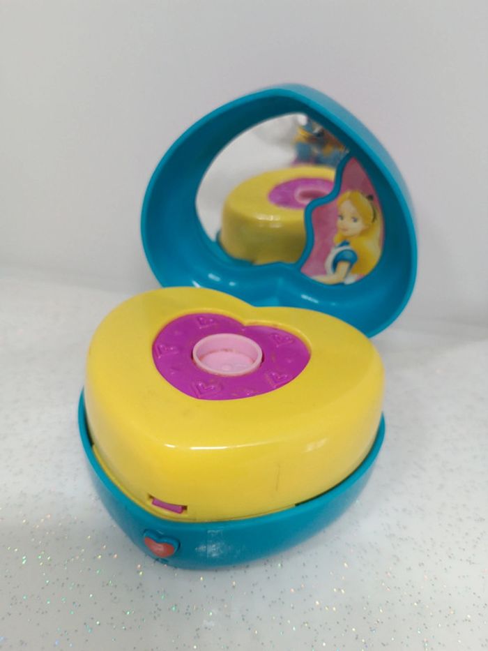 Polly pocket Disney mattel makeup surprise playset coeur bleu blue Heart Alice merveilles wonderland - photo numéro 16