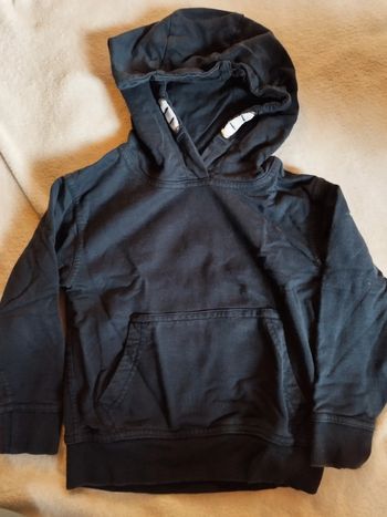 Sweat à capuche bleu marine taille 3 ans