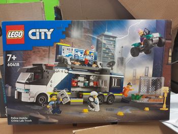 Lego city le laboratoire de police scientifique 60418