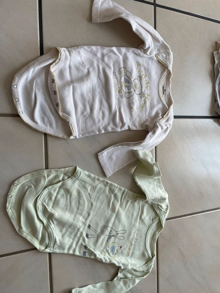 Lot vêtements de bébé 18 mois 24 mois - photo numéro 3