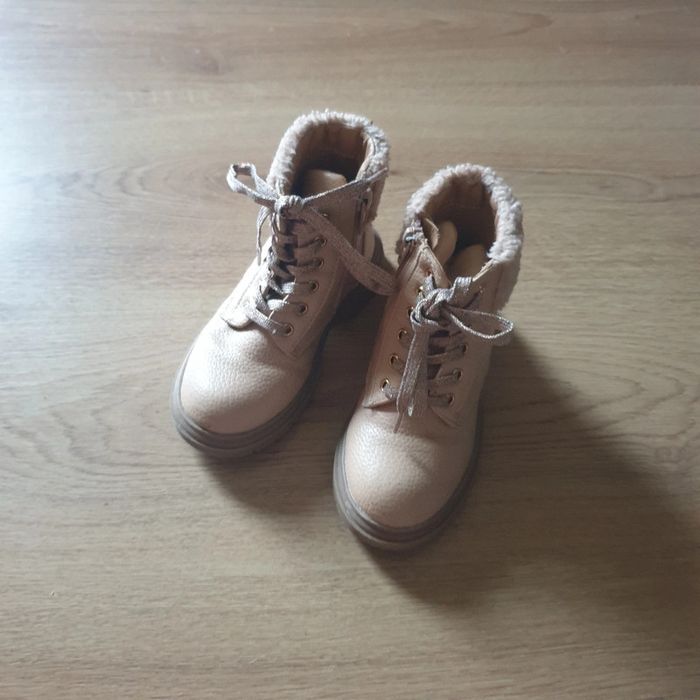 ⭐  Bottines fourrées beige
pointure 26 Kiabi #emyfleury_pointure26fille - photo numéro 3
