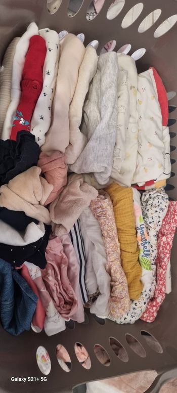 Lot de vêtements bébé