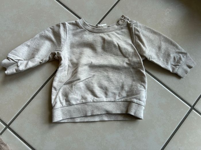 Lot 4 pulls mixtes 2-4 mois H&M - photo numéro 2