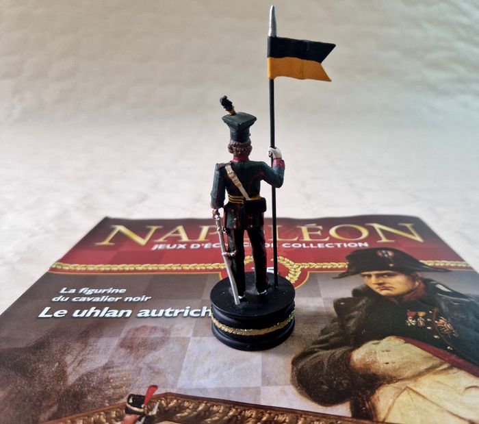 Figurine  , Napoléon , jeux d'échec de collection  , numéro 15 , Le uhlan autrichien - photo numéro 3