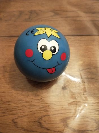Balle plastique rigolote