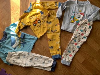 Lot pyjamas légers 18/24 mois