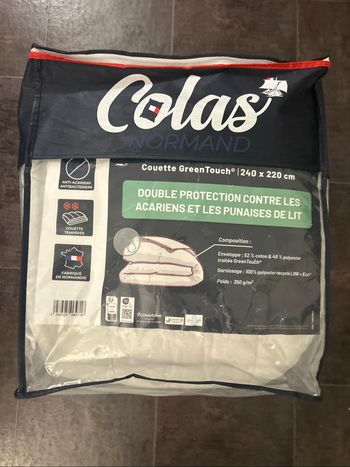 Couette 220x240cm NEUVE Colas