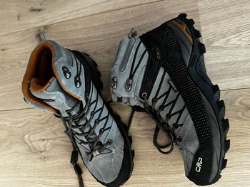 Bottines de marches 41