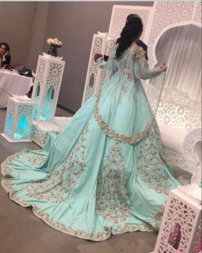 Sublime caftan princesse en excellente état - photo numéro 3