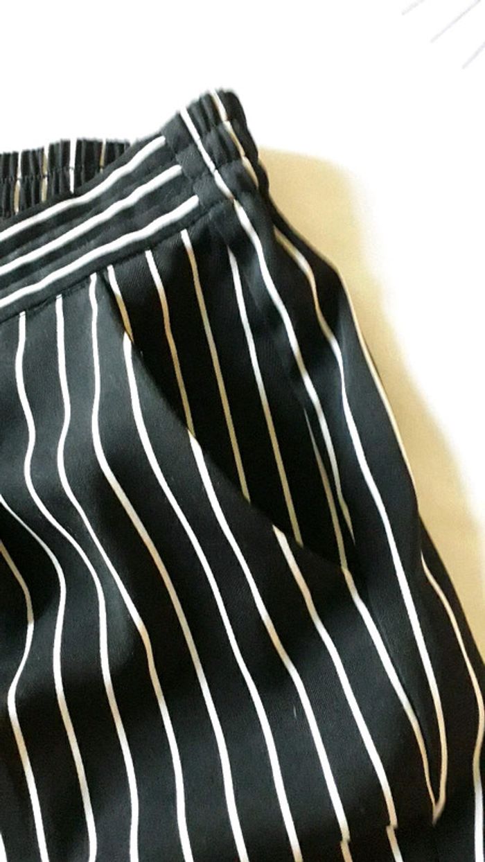 Pantalon rayé noir blanc stradivarius. - photo numéro 3