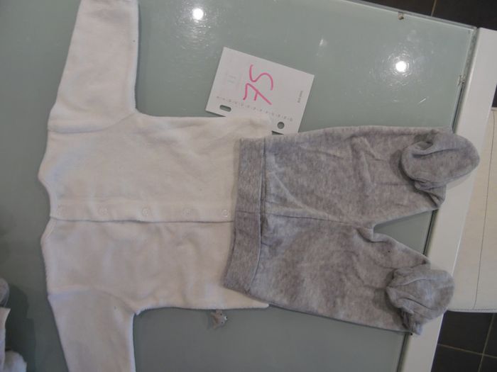 ensemble 3 mois gris blanc - photo numéro 2