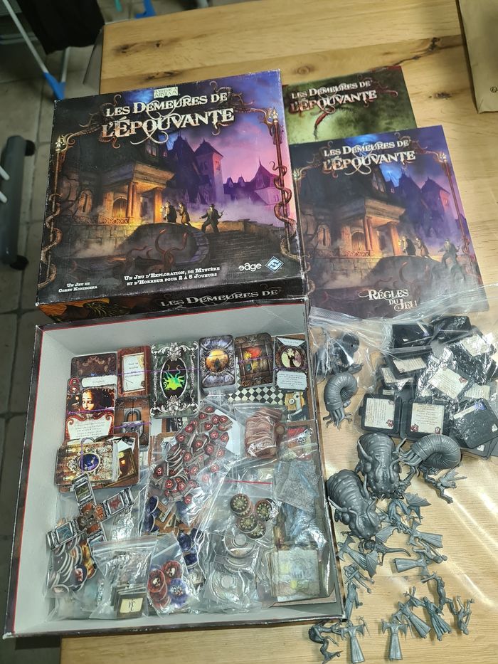 Jeu de société Les Demeures De L'épouvante des éditions Eage,