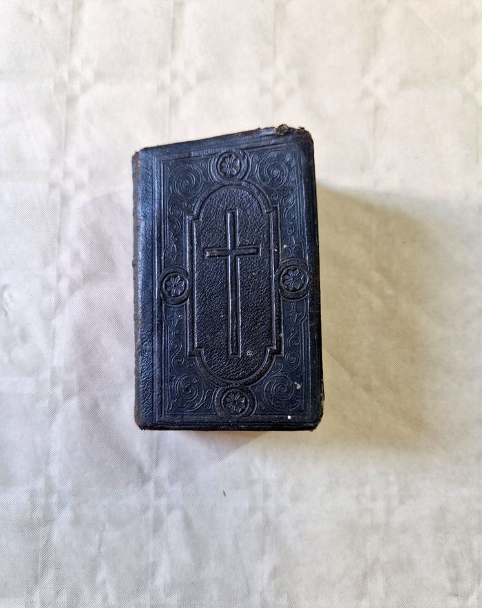 Ancien missel , livre biblique , paroissien romain , 1884