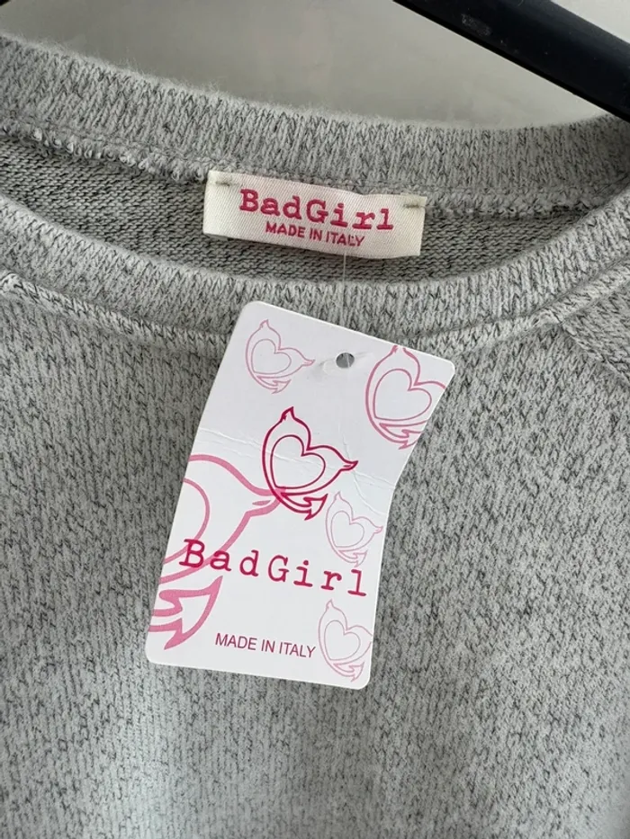 Pull neuf tout doux 11 ans - photo numéro 4