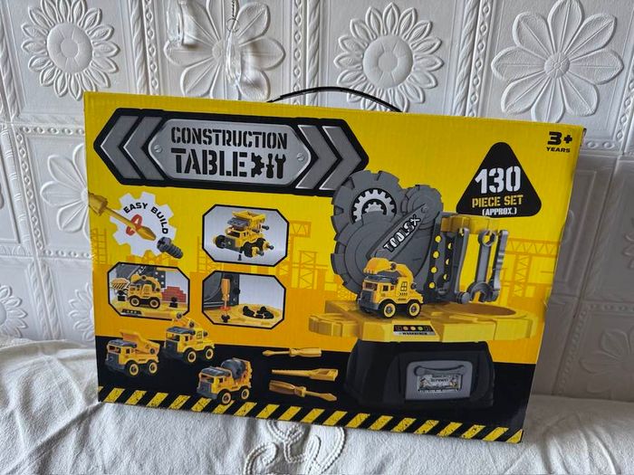 table de construction avec 4 voitures et ustensiles 130 pc - photo numéro 2