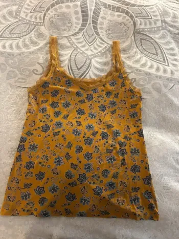 Débardeur jaune moutarde