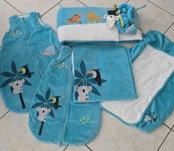 NEUFS 🎁🎁magnifique  LOT TRES COMPLET  tour de lit , deux Gigoteuses T 1 et 2,  plaid, housse pour matelas à langer, jeu   spirale (de quoi faire une  superbe chambre) 🤩👌👌🎉🎉