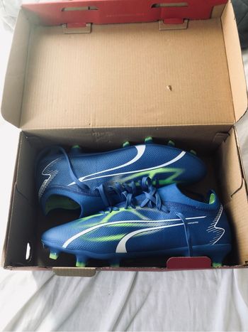 Crampons puma ultra match jamais porté neuf 42,5