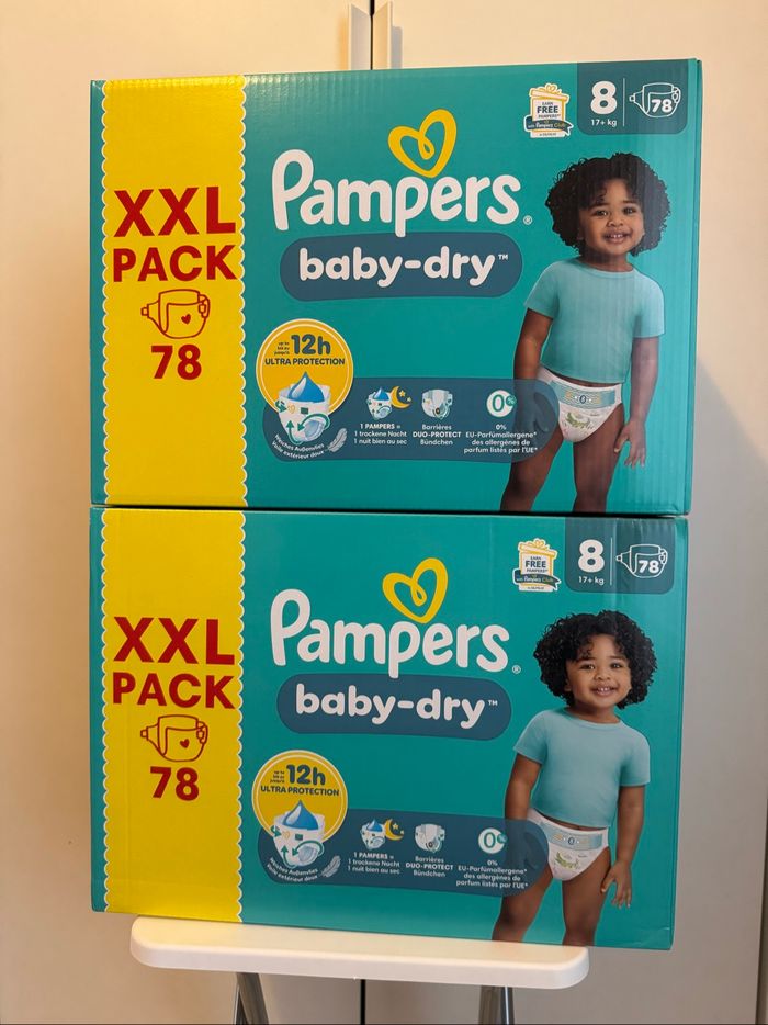 156 couches Pampers taille 8