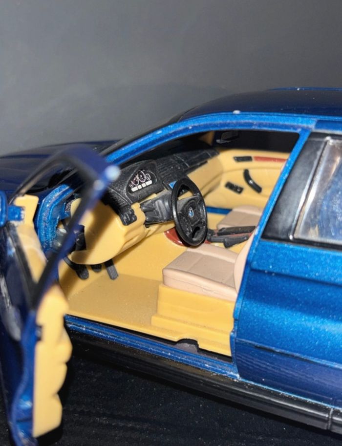 Bmw x5 1:18 - photo numéro 5