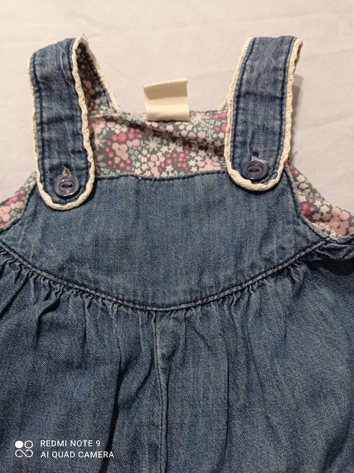 salopette jean bleu de H&M 4 mois réf R59 C3 - photo numéro 2