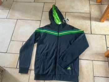 Neuf avec étiquette sweat gilet à capuche adidas 16 ans