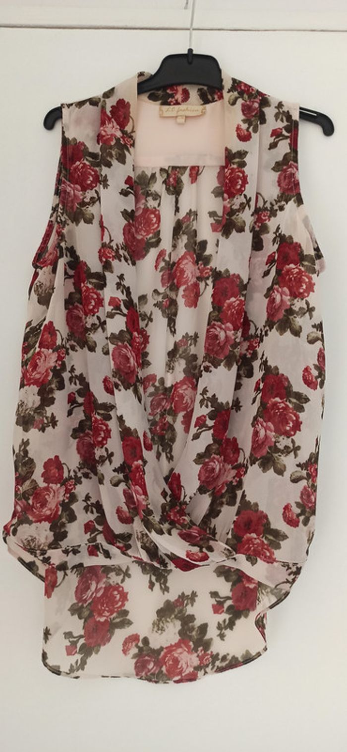 Jolie haut fleur manche courte