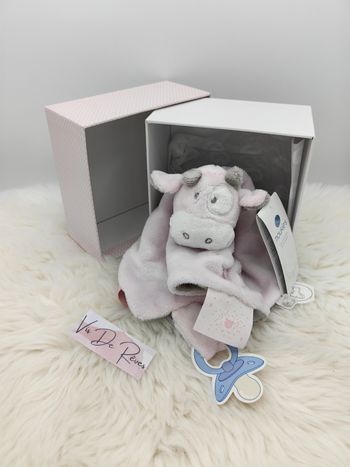 Doudou plat carré Vache Lola Tidou Noukie's Neuf
Couleur : rose gris
Marque : Noukie's 
État :  Neuf avec étiquette

Vous achetez le doudou que vous voyez. Entièrement vérifié. 

🔍Une recherche particulière ? Tout n'est pas en ligne, n'hésitez pas à me co