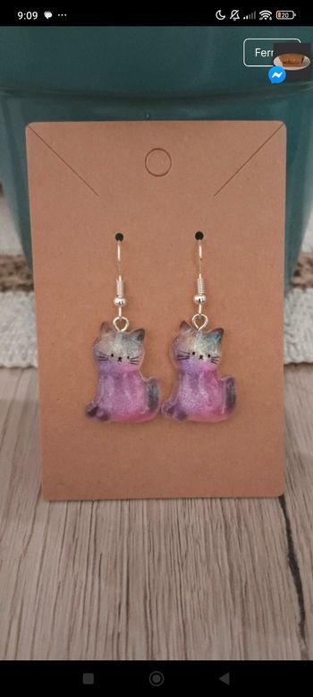 Boucles d'oreilles chat violine