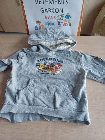Pull à capuche